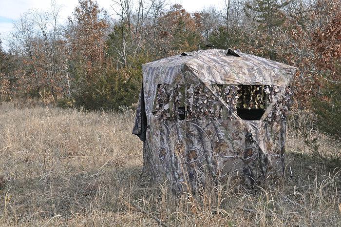 Brushing in a ground blind